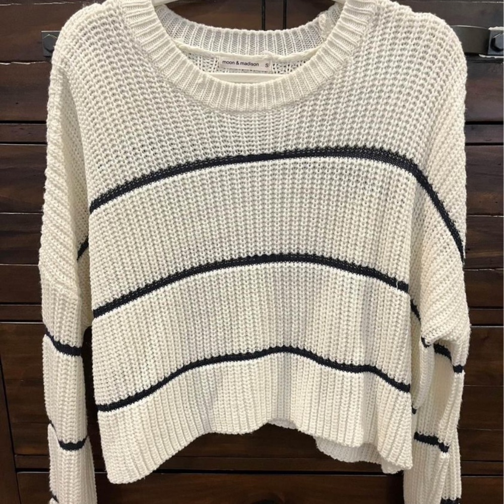 Cropped long sleeve sweater